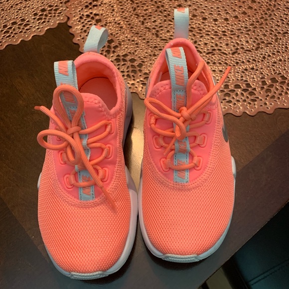 Nike Other - New Kids nike sneakers